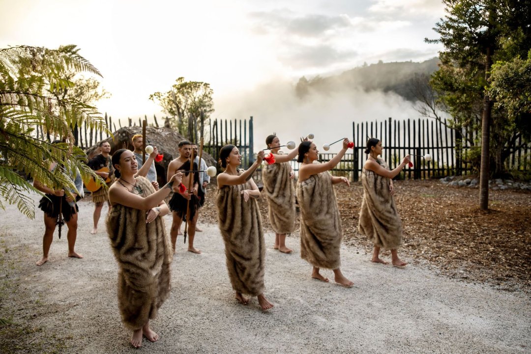 510926-te-puia-poi-and-waiata_credit-graeme-murray-web-1920px