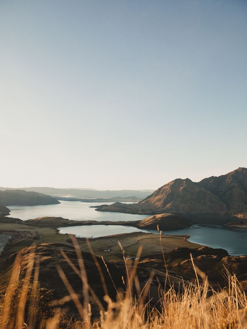 Large_JPG-Wanaka-Rocky-Mountain-morning-BriWoolnough 9