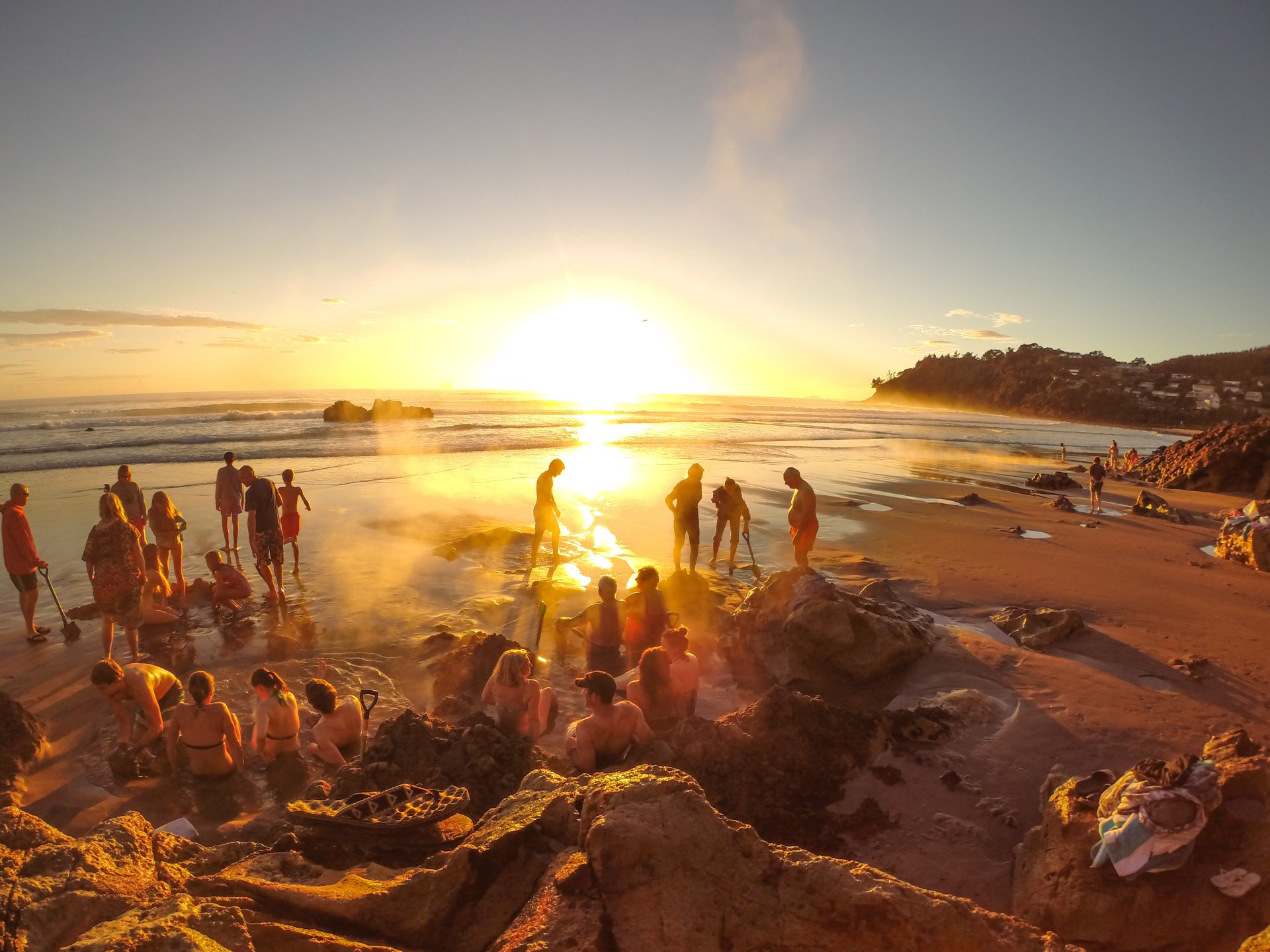 400962-sunrise-at-hot-water-beach(1)